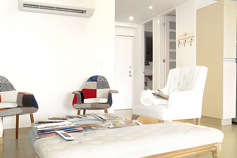 Old Town's Huge 4 Bedroom Deluxe Apt