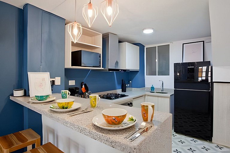 Stylish Old-Town Duplex 2BR, AC, Netflix, Hot Wa