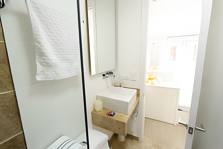 Old Town's Huge 4 Bedroom Deluxe Apt