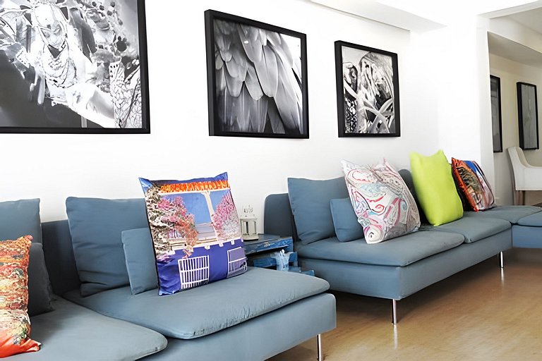 Old Town's Huge 4 Bedroom Deluxe Apt