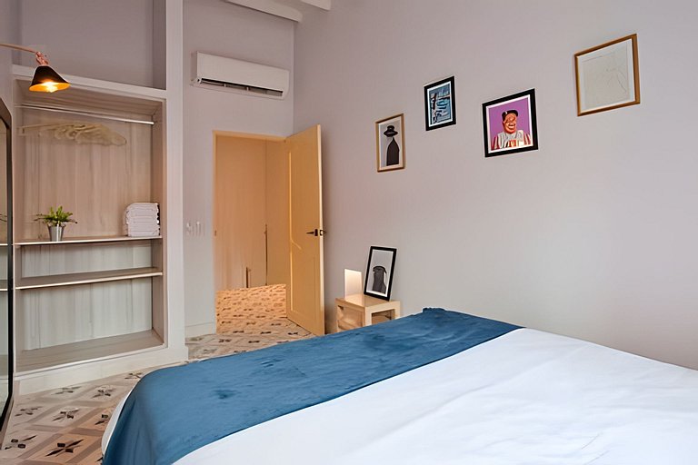 Stylish Old-Town Duplex 2BR, AC, Netflix, Hot Wa