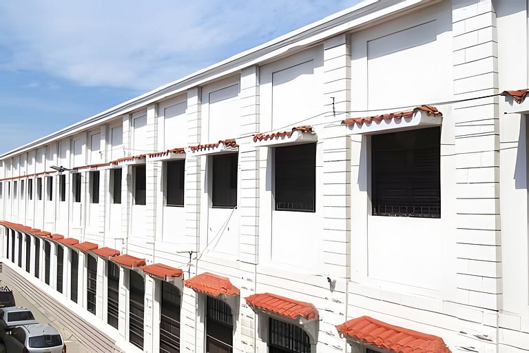 Old Town's Huge 4 Bedroom Deluxe Apt