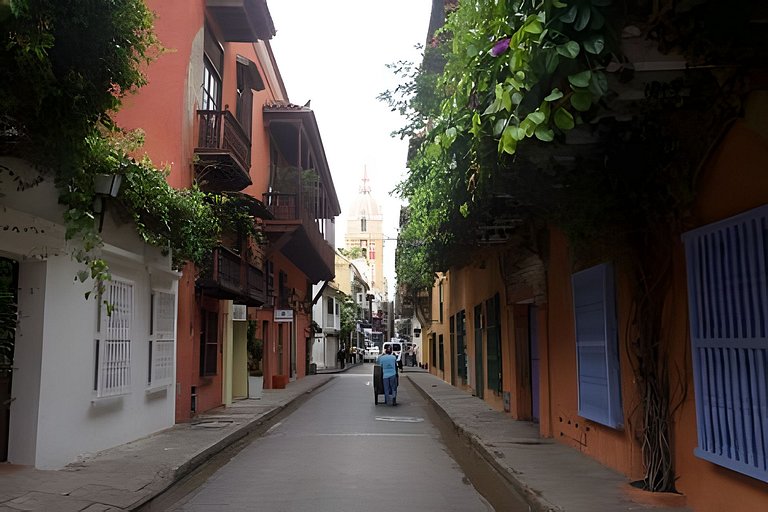 Stylish Old-Town Duplex 2BR, AC, Netflix, Hot Wa