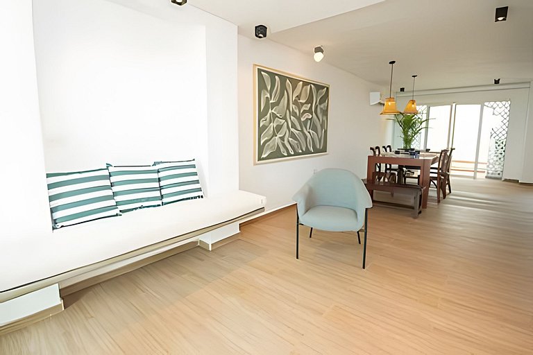 Lux Beach House w/ Rooftop Pool