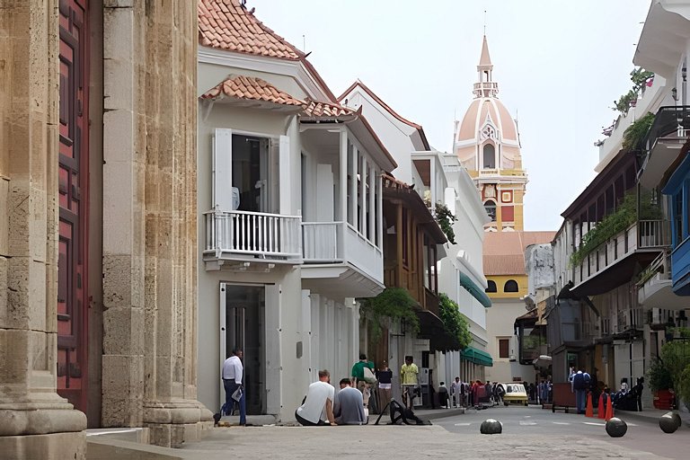 Stylish Old-Town Duplex 2BR, AC, Netflix, Hot Wa