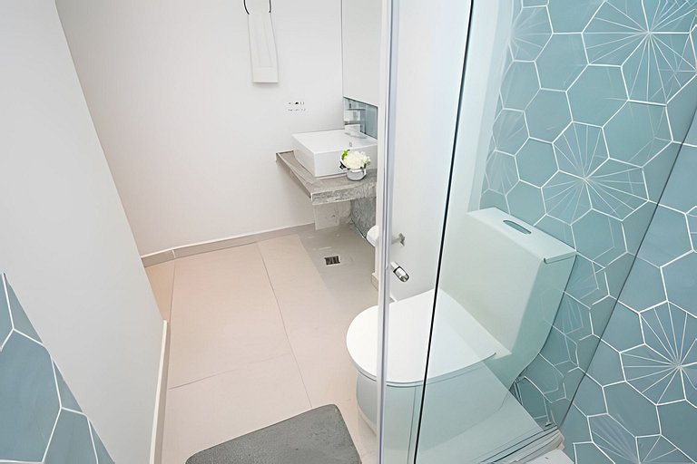 Lux Beach House w/ Rooftop Pool