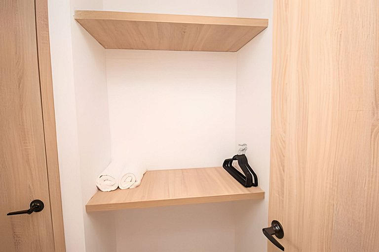 Lux Beach House w/ Rooftop Pool