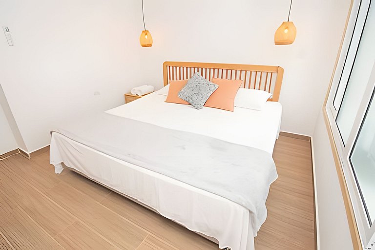 Lux Beach House w/ Rooftop Pool