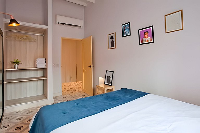 Stylish Old-Town Duplex 2BR, AC, Netflix, Hot Wa