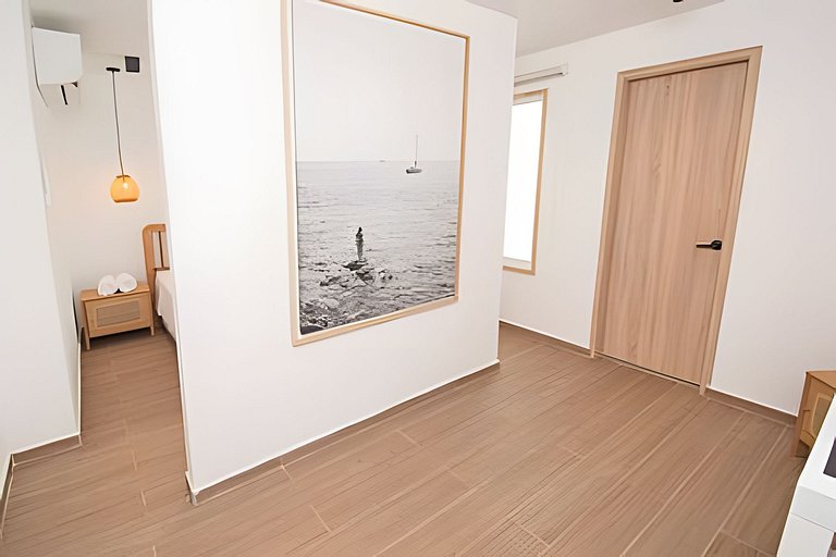 Lux Beach House w/ Rooftop Pool