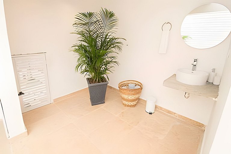 Lux Beach House w/ Rooftop Pool