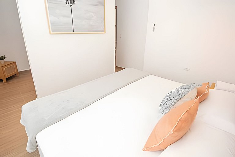 Lux Beach House w/ Rooftop Pool