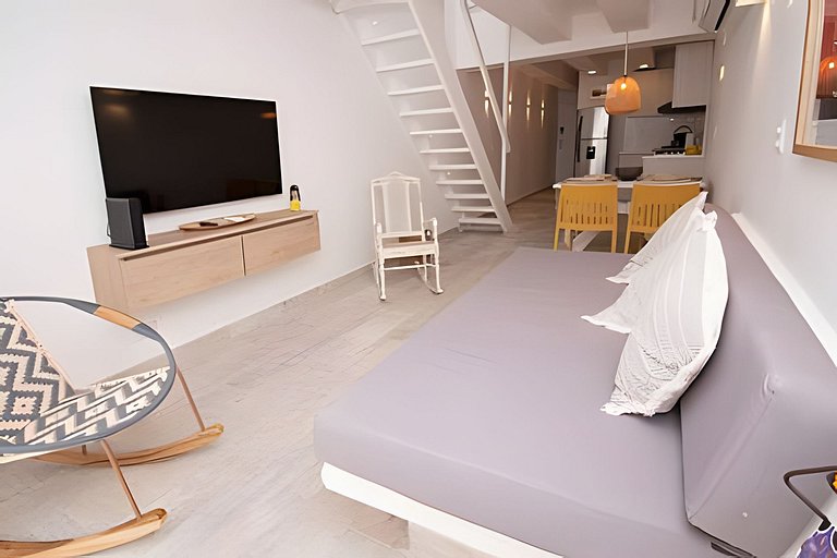 Hip, Lovely & Artsy 2BR Duplex, Hot Water+Wifi+A/C