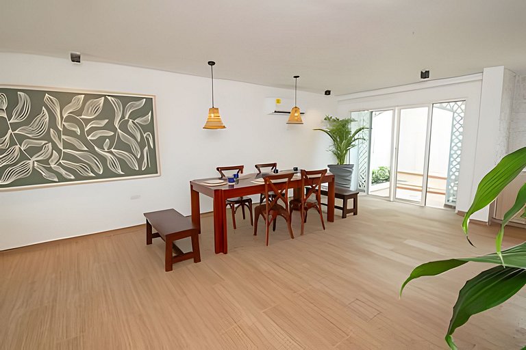 Lux Beach House w/ Rooftop Pool