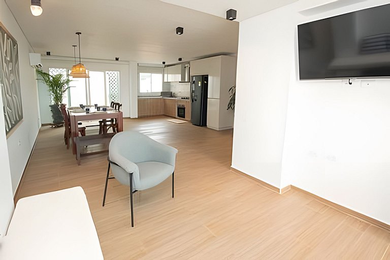 Lux Beach House w/ Rooftop Pool