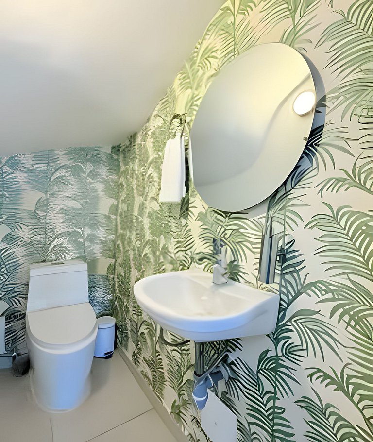 Lux Beach House w/ Rooftop Pool