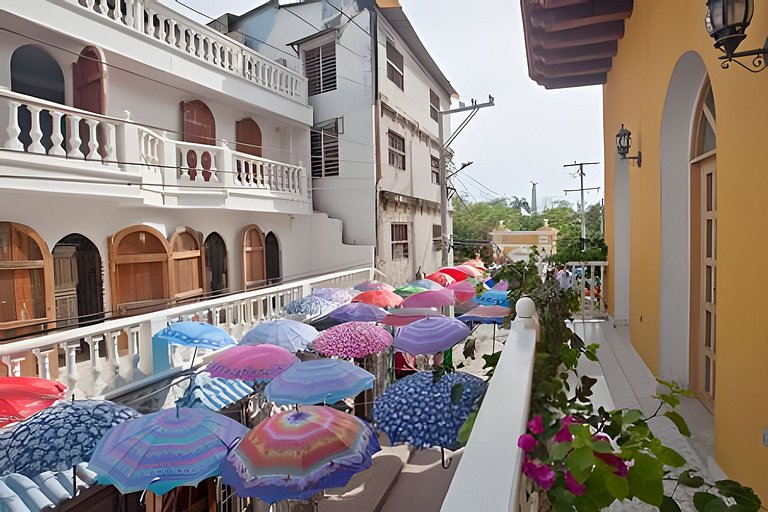 La Domínica, Hip Old Town Villa w/Rooftop Pool