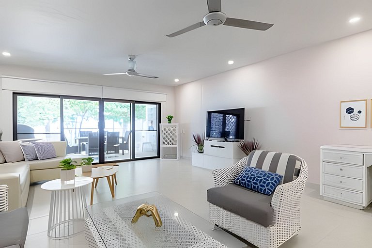 Hermosa y Moderna Casa Frente al Mar WIFi y Kayak