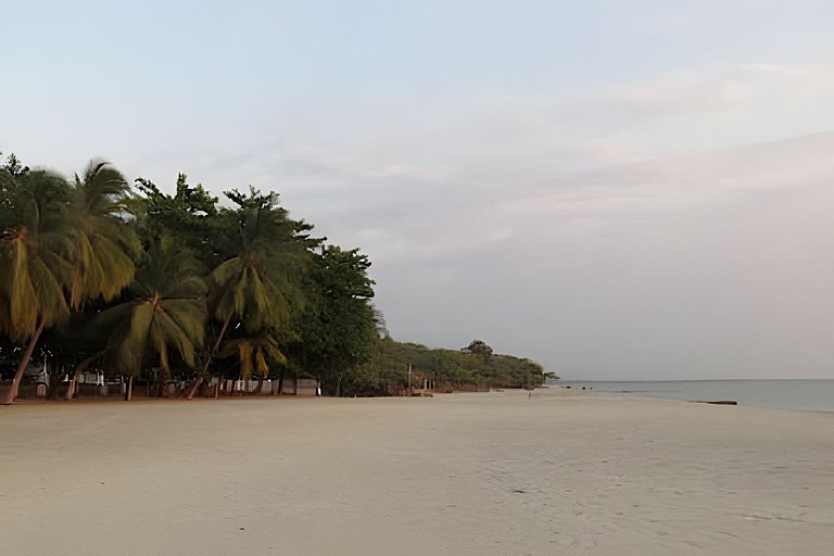 Hermosa y Moderna Casa Frente al Mar WIFi y Kayak