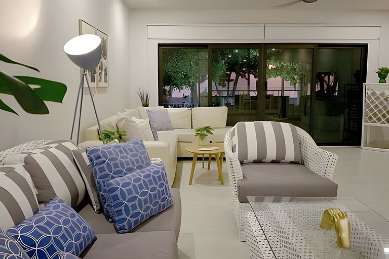 Hermosa y Moderna Casa Frente al Mar WIFi y Kayak