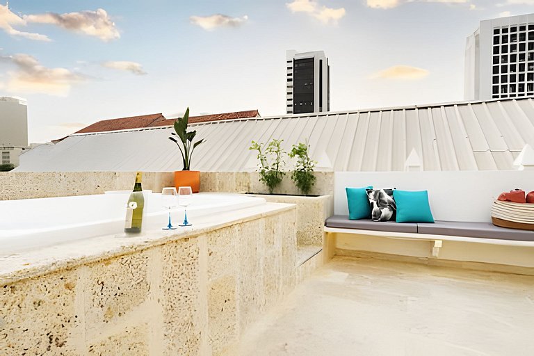 Casa Bruna, OldTown Chic Apt w/Rooftop Jacuzzi