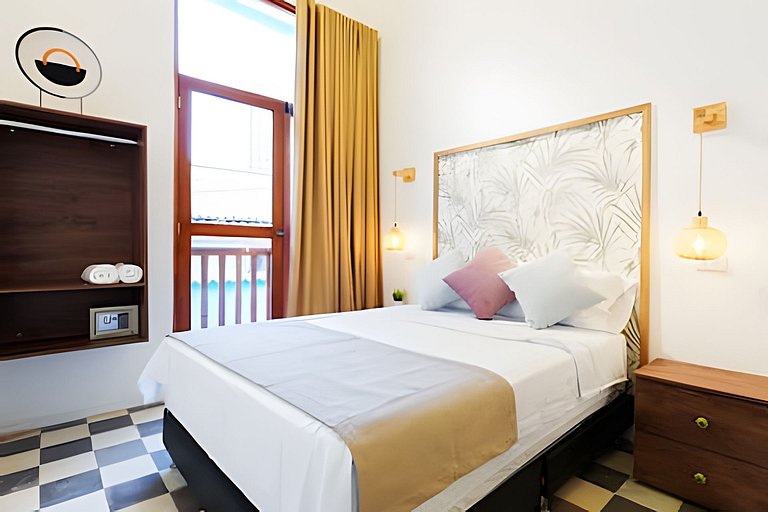 Casa Bruna, OldTown Chic Apt w/Rooftop Jacuzzi