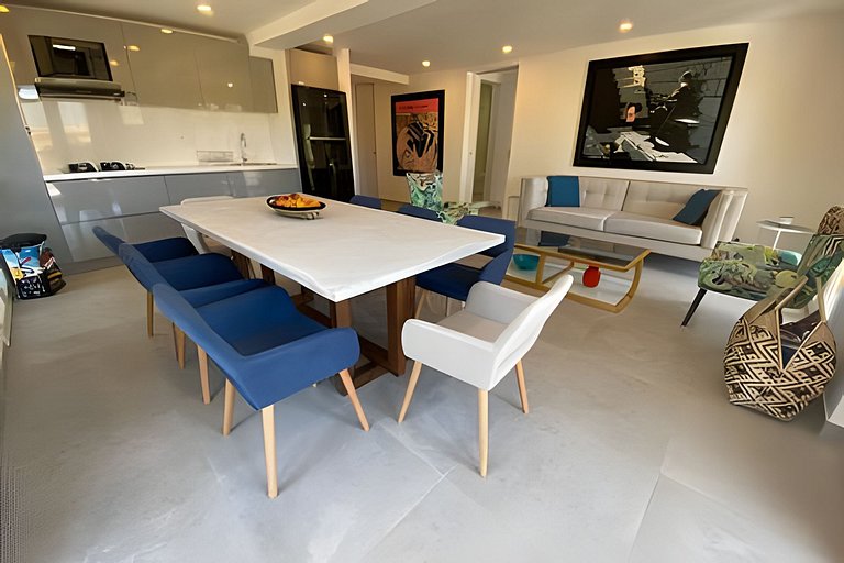 DEAL! Hip & Lovely Apt in Old Town, Hot Water