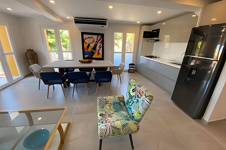 DEAL! Hip & Lovely Apt in Old Town, Hot Water