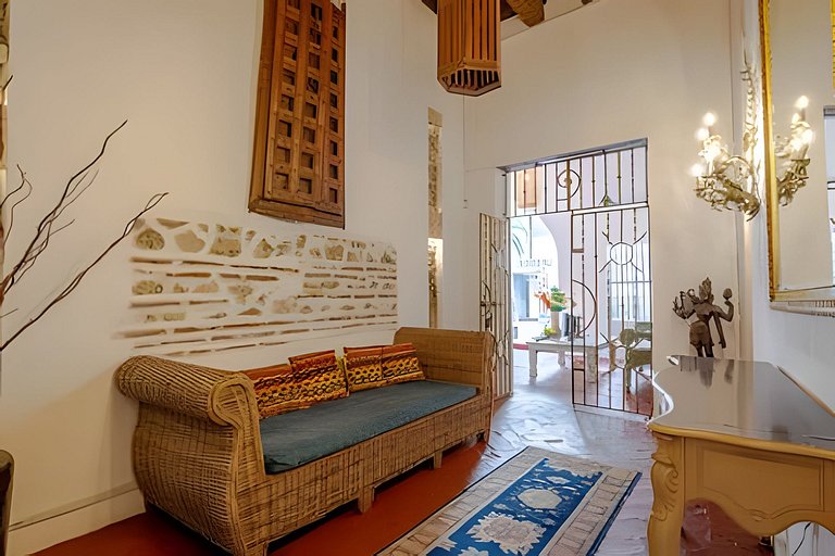 Casa Mayor, Magic & Authentic OldTown Villa w/Pool